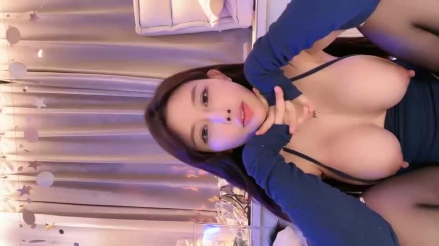 黑丝高跟露脸极品女模特精彩大秀诱惑狼友,爆乳白虎逼大长腿很是性感,道具抽插骚穴,淫声荡语撩骚高潮 预览截图 12