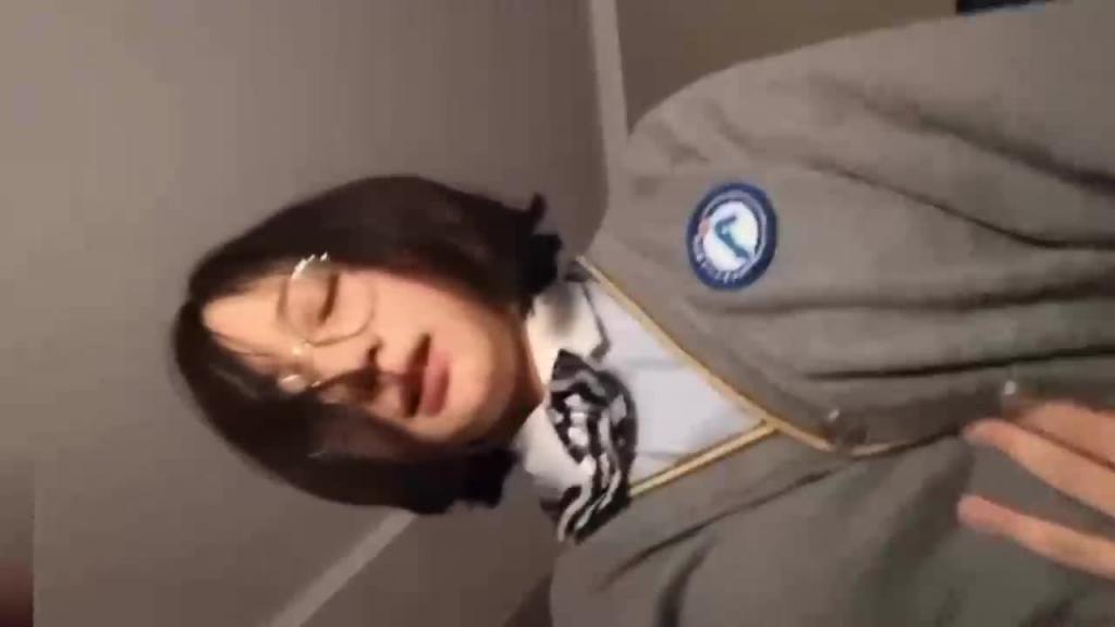 【郑州校服妹妹完整版】逼嫩奶子粉,独家高清有声版 预览截图 9