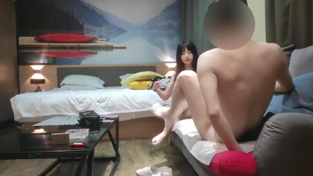 探花阿良-约操19岁刚破处的学生妹 BS-173 预览截图 8