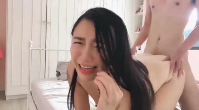 边偷情做爱还就要给老公打电话 预览截图 9