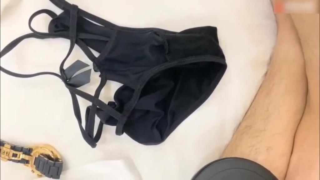 【偷情良家少妇】少妇百依百顺穿上丝袜妩媚诱惑 预览截图 12