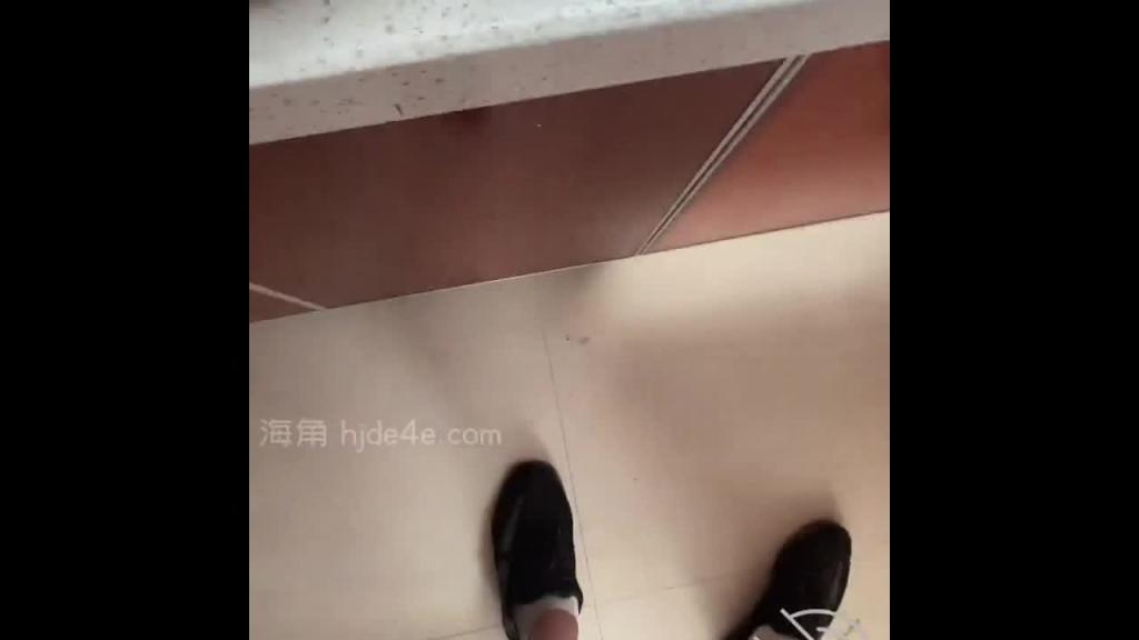 哥哥不在家和刚生完孩子性欲旺盛的嫂子勾搭 预览截图 10