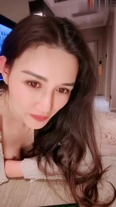 【套路小姨子】玩游戏把她灌醉各种撩到发情直接推到无套内射。 预览截图 8