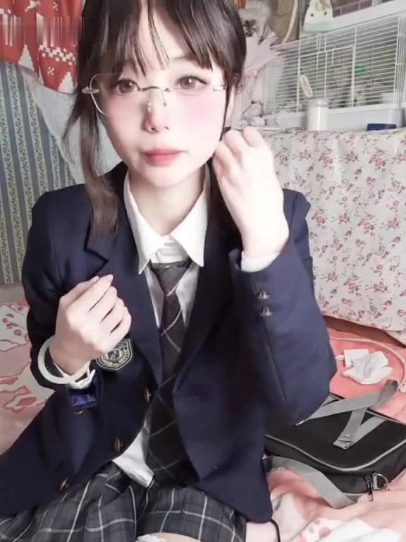 反差学生妹骚母狗宿舍居家自拍合集 预览截图 6