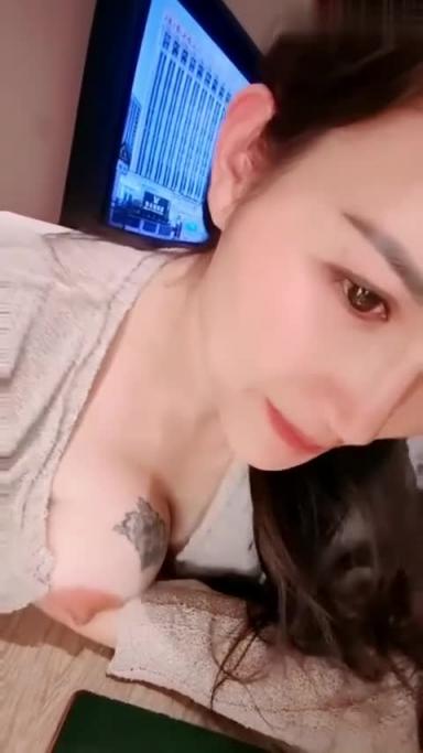 【套路小姨子】玩游戏把她灌醉各种撩到发情直接推到无套内射。 预览截图 7