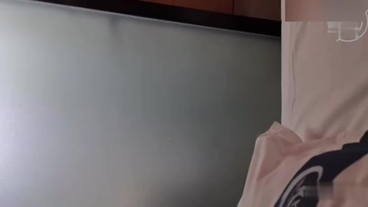 【姐弟乱伦】勾搭亲姐操逼,姐姐骂我是变态。越骂我操的越是兴奋。 预览截图 2