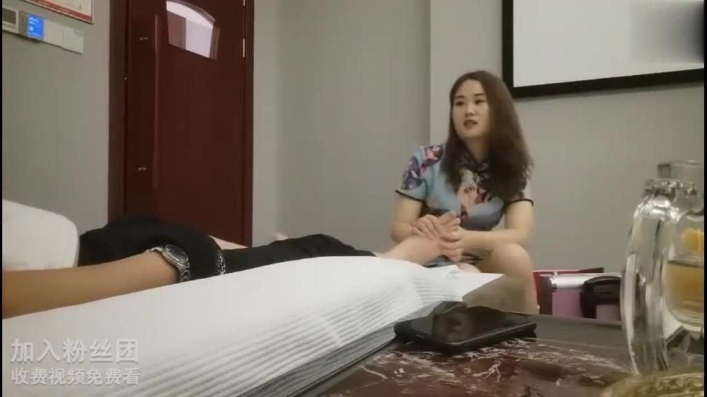 正规足浴强撩矜持人妻.为养5岁女儿初下海.金钱面前被任意玩弄 预览截图 1