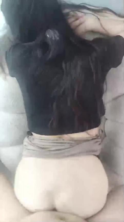 爆裂黑丝怒操射满骚逼肥水不留外人田这样的儿媳妇真棒 预览截图 5