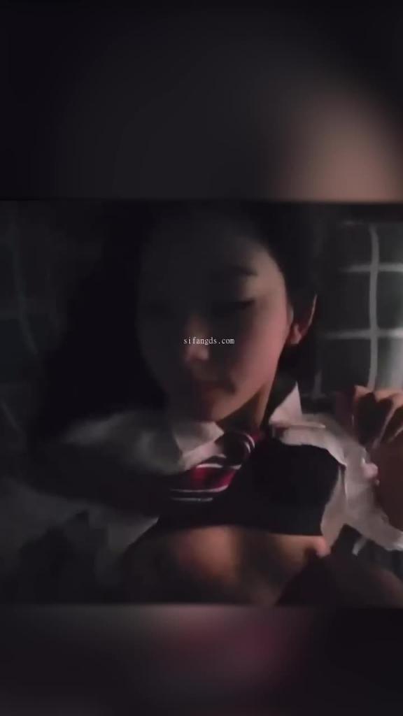 与漂亮学生妹一夜情 预览截图 6