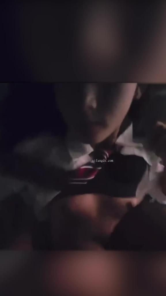 与漂亮学生妹一夜情 预览截图 7