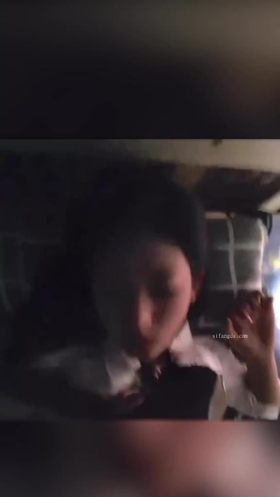 与漂亮学生妹一夜情 预览截图 9