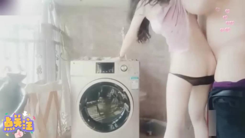 [真实乱伦家庭),姐姐穿着性感睡衣强上要操。姐姐强烈反抗! 预览截图 9