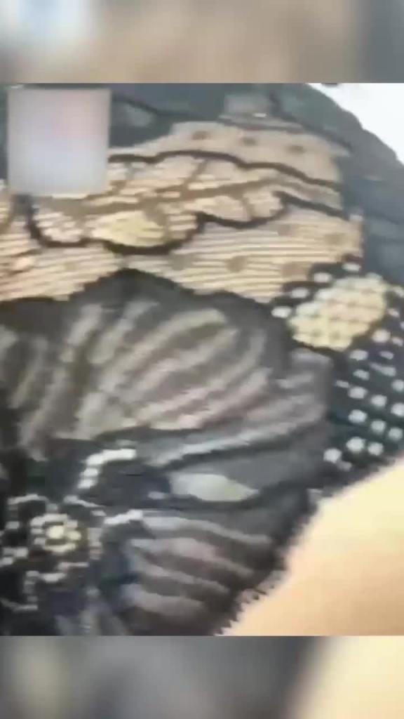 【姐弟乱伦】姐姐看小说睡着了没忍住把她扒光操了 预览截图 2