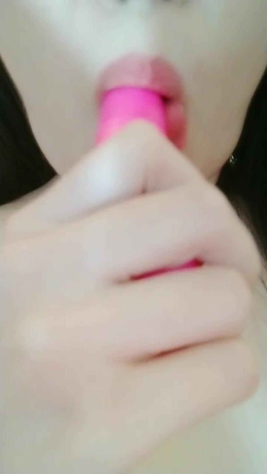 【纯欲天花板】清纯女神粉穴自慰流白浆 预览截图 8