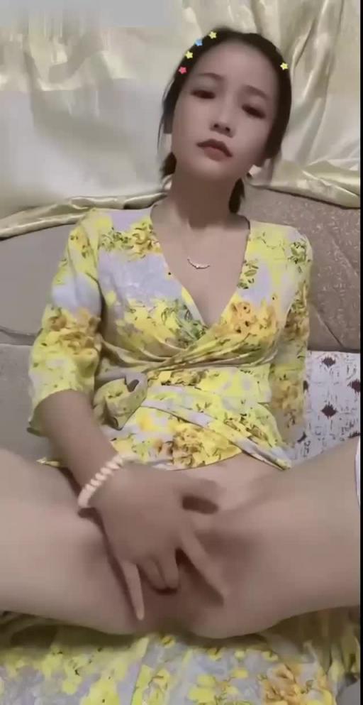 快手38万粉丝云南甜妹柔琴定制裸舞自慰视频走光 预览截图 1
