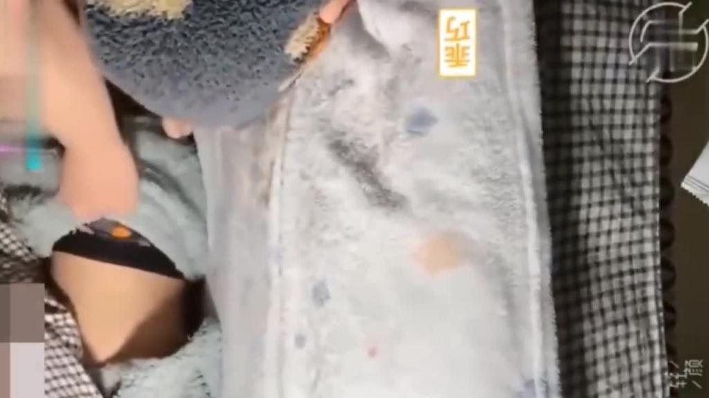 浙江金华99年巨乳姐弟乱伦,清晨给熟睡的弟弟口交,无套内射 预览截图 6