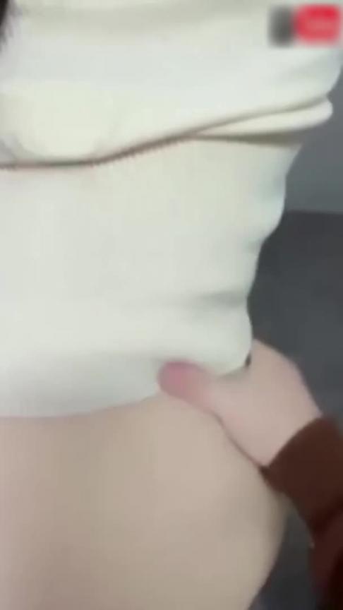 【家庭乱伦】我在姐姐房间操了姐姐外面都是亲戚_1 预览截图 5