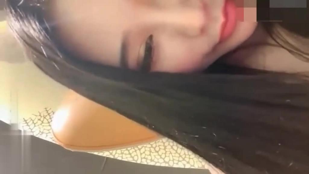 【抖音女神-唿唿】网传自慰喷水 预览截图 10