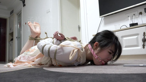 【子衿原创】严厉女教师 双女 S打脚心 罚跪 驷马 依依小敏主演