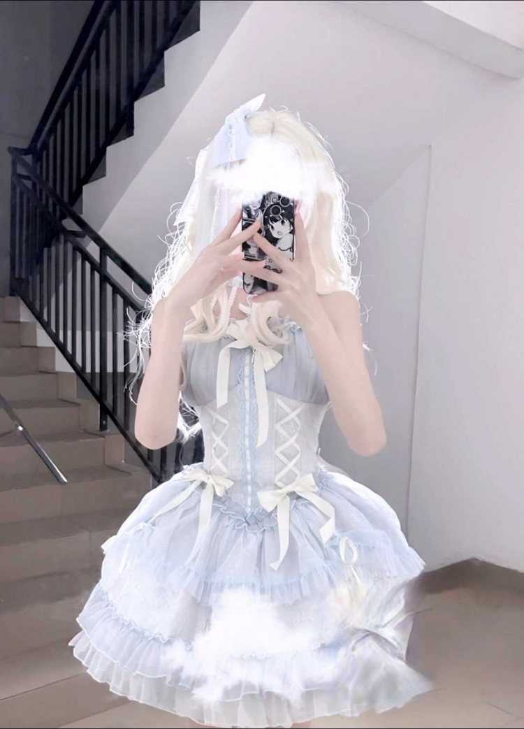 金发萝莉小天使 被男友后入狂插