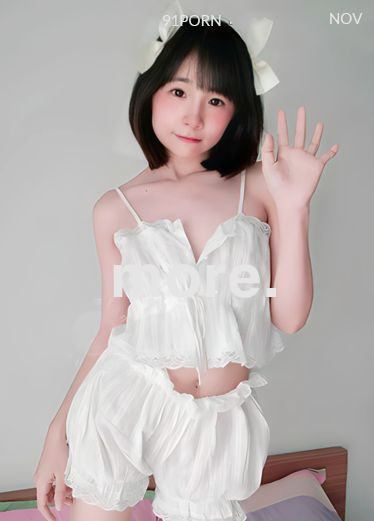 Onlyfans loliburin 可爱妹妹诱惑哥哥 对鸡巴特好奇