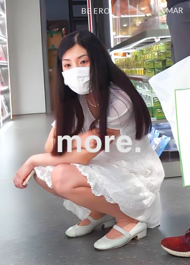 CD大师商场尾随偷拍几个美女裙底风光 白裙美女粉内正面蕾丝花纹微透