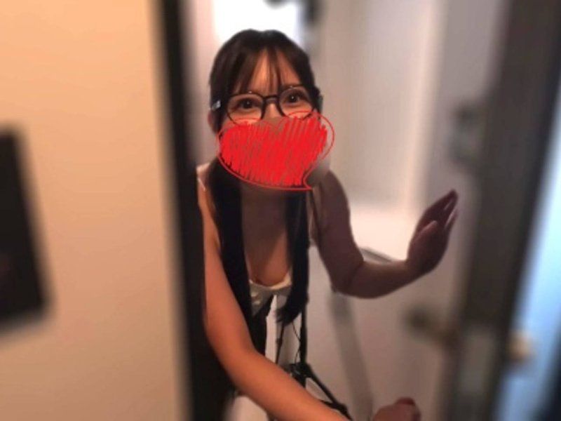 【上门】这傢伙好像喜欢我♡吧？因为后辈上京了，所以去新家上门无套中出 FC2-PPV-4787853