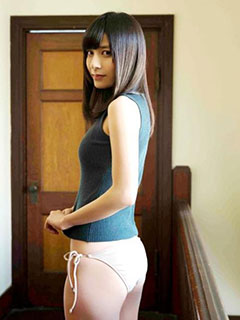 上了邻居抱着婴儿回娘家的女人