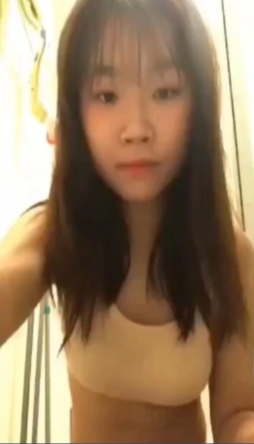【独家】女中学生被无良网友玩弄，并把视频放出