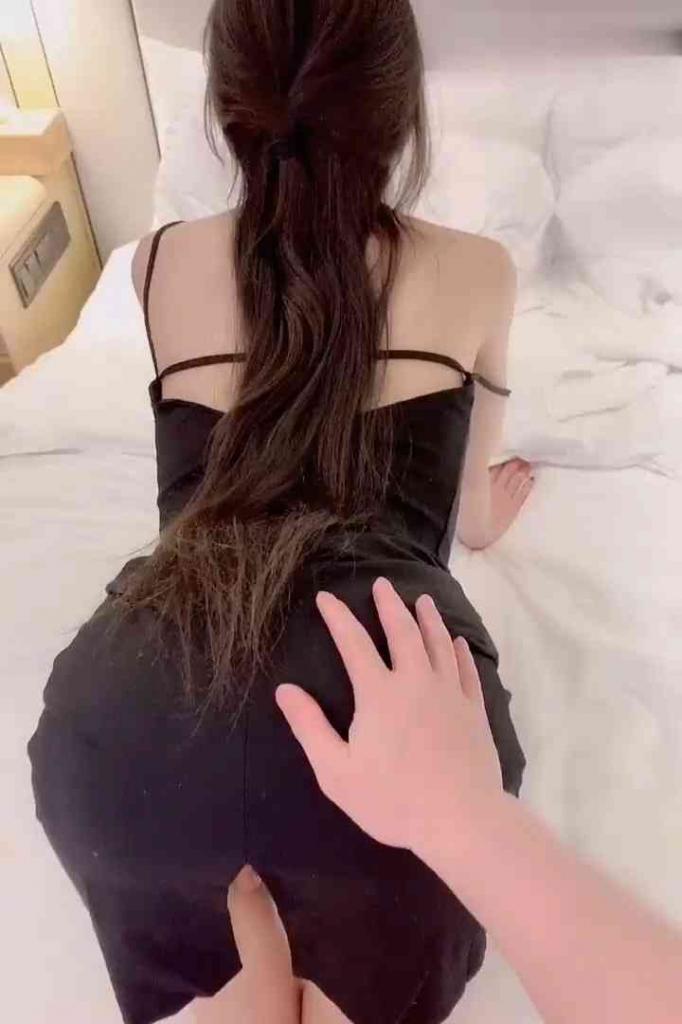 好喜欢这个姿势被抚摸