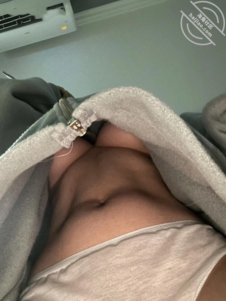 母狗学妹的奶子又大又软，世间珍品