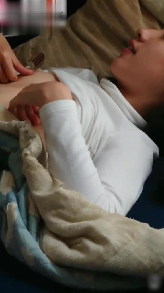 【真实乱伦】女儿考上一本了 给她买苹果电脑在这个暑假狠狠操她 预览截图 5