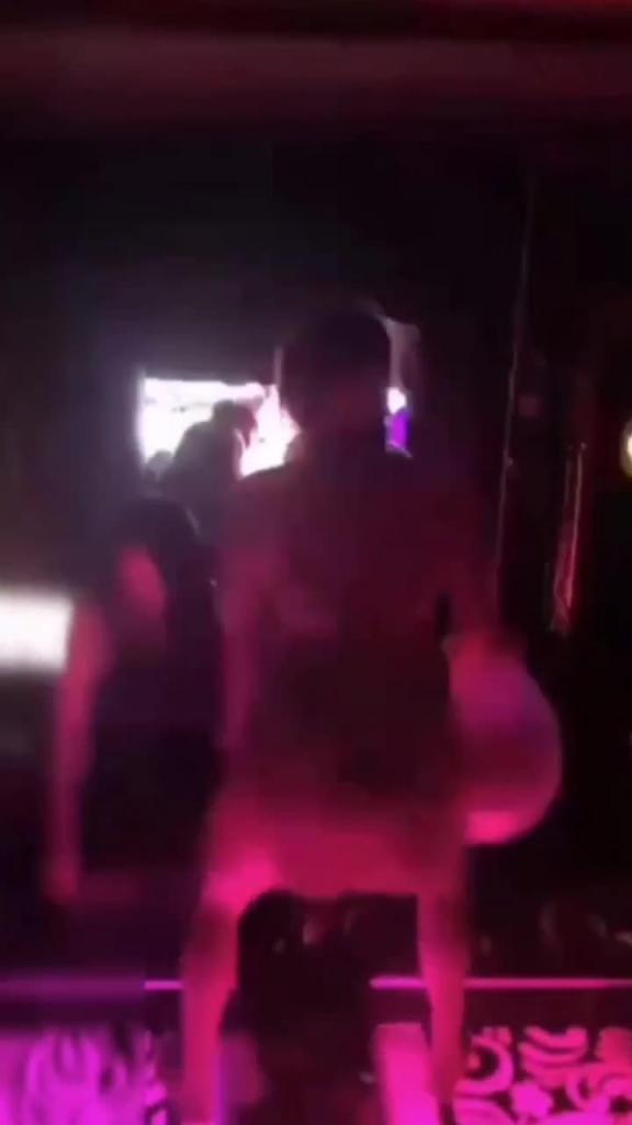 全网最全-暗黑KTV高颜值女神疯狂求操,漆黑的夜跳动的心多人观看的负距离 预览截图 11