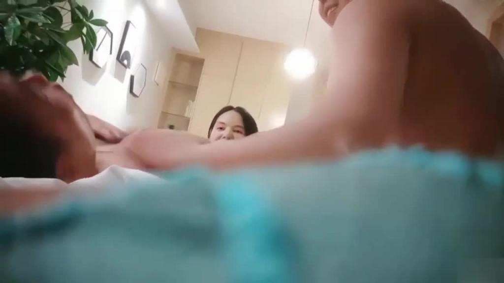 绿帽群P中学校长的老婆良家荡妇群P! 预览截图 7