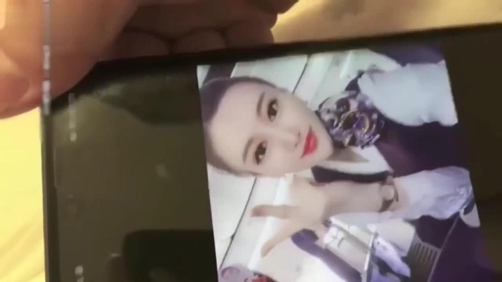 高颜值!东航空姐兼职门事件,被不小心内射,索要红包买避孕药,对白很有意思。 预览截图 8