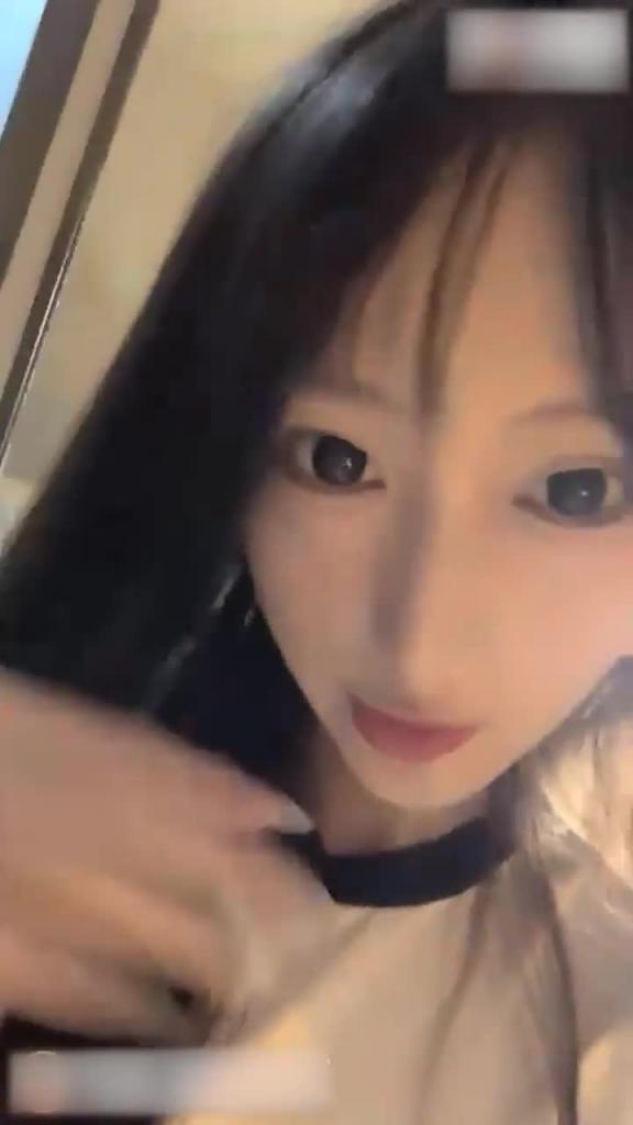 贵宾神似都美竹美腿粉乳撸管佳作 预览截图 6