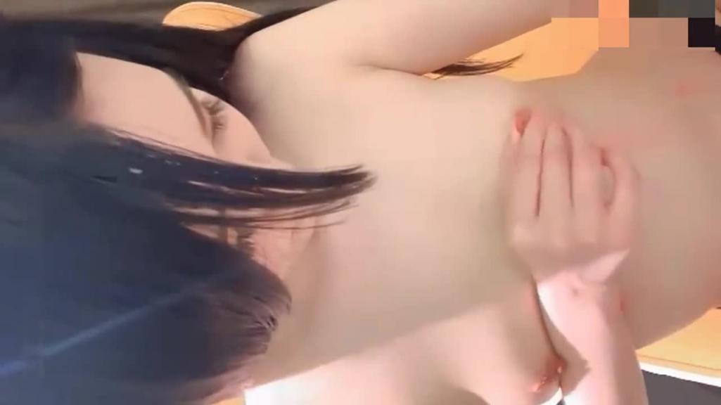 【抖音女神-唿唿】网传自慰喷水视频流出 预览截图 8