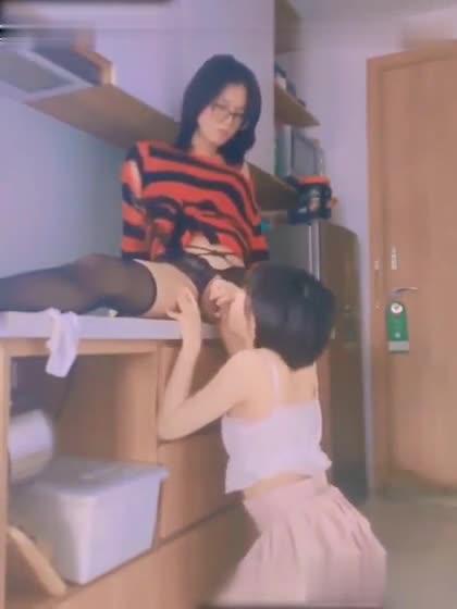 【精选少女】男扮女装诱骗良家小女孩，说自己是拉拉结果脱掉内裤露出大屌 预览截图 9