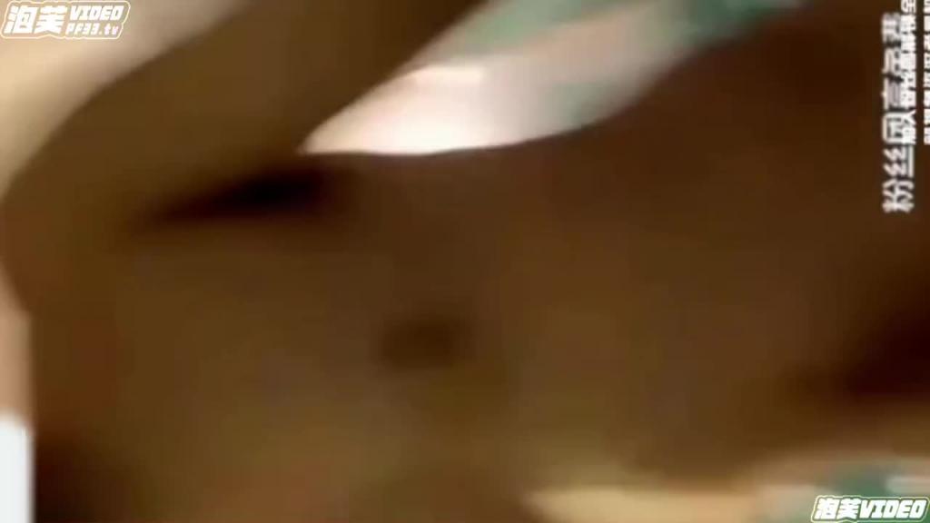 【姐弟乱伦】趁妈妈不在家禽兽弟弟强上 预览截图 12
