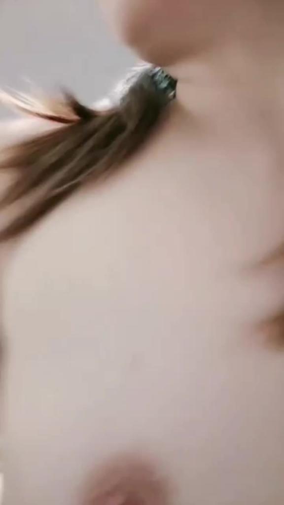 清纯学生妹少女放假和闺蜜约炮有玩3p被爆操白虎小粉穴 预览截图 9