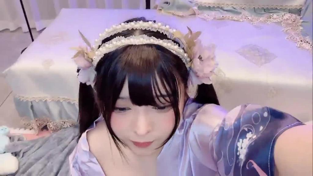 【Sherry_niko】主人你的女仆来了，一身紫色宽大浴袍满足主人的欲望1 预览截图 1