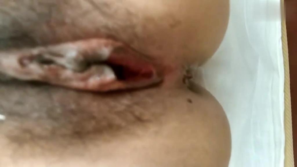 【母子乱伦】极品骚妈妈！要求儿子用狼牙棒刮她子宫壁！ 预览截图 7