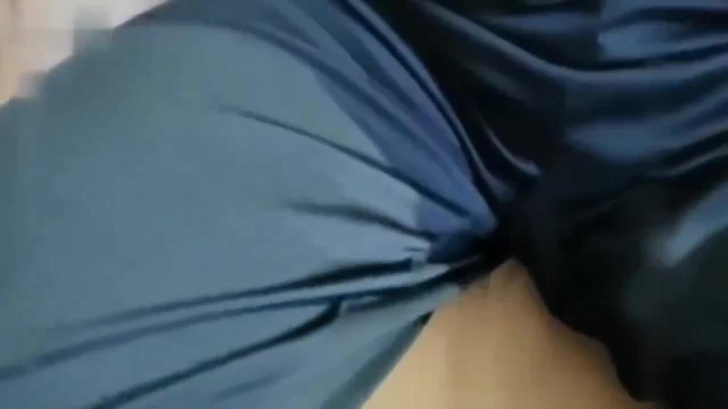 毁三观热门推荐【父女乱伦】为了买个手机被父亲深入白虎穴,全程记录!可惜了纯情萝莉 预览截图 4