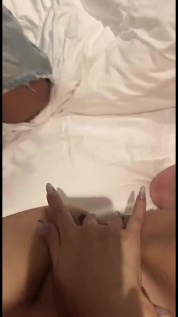 【群p事件】绿帽淫乱群P事件密约公司下属酒店群P骚货老婆自制白虎逼肚子大道口 预览截图 7