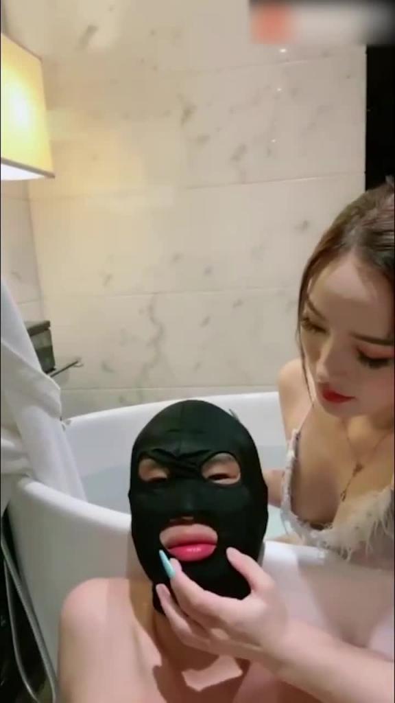 ★富婆虐我千百遍·依旧带她如初恋★京城千金大小姐·呕吐调教拜金男奴·百花齐放 预览截图 6
