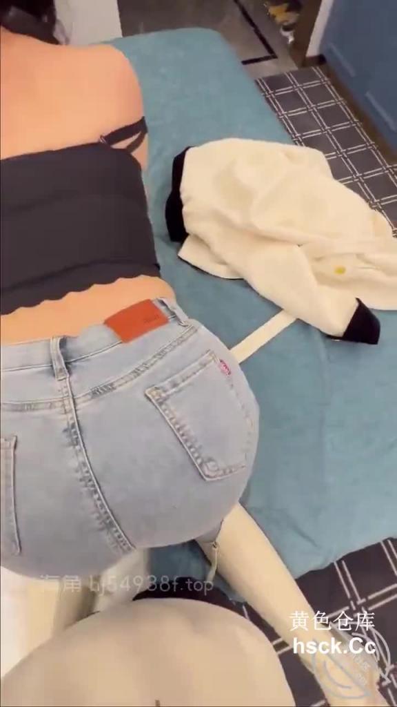 姐弟无耻乱伦国庆和姐姐酒店无耻乱伦 预览截图 3
