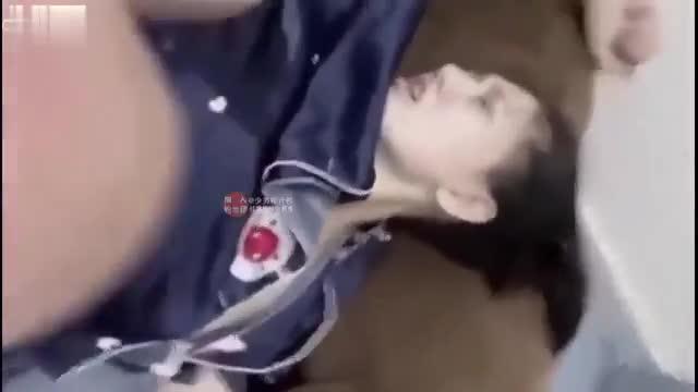 巨乳榨精学妹兼职养男友偷情内射 预览截图 2