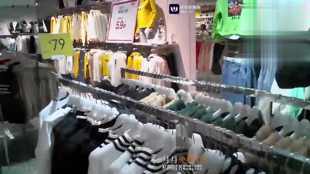 [裸体少女]全裸购买衣服男服务员太热情了 预览截图 9