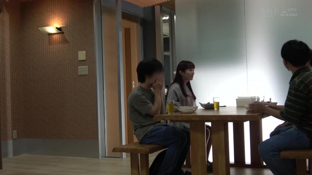 艺人、第一次的开苞破处。既色情又温柔的照顾型偶像，将内向的处男们在一个屋檐下进行紧密的性爱，引导他们的共同生活纪录。 矢野爱茉 START-250 预览截图 5