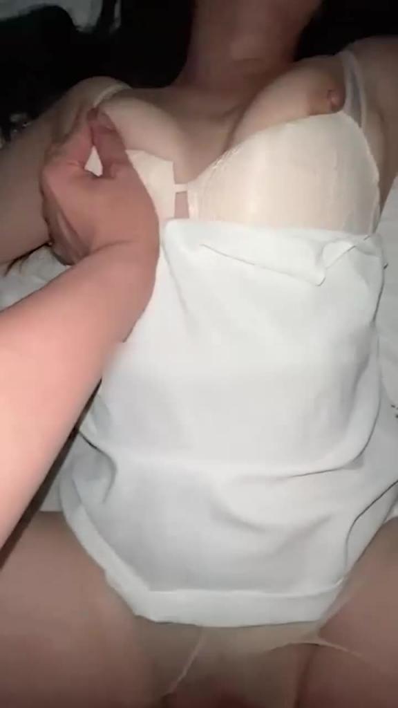 贵宾【网吧乱伦】强拉正在玩游戏的姐姐给我口,没忍住扯破丝袜电脑桌面往里怼 预览截图 9